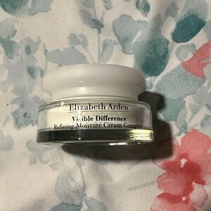 Elizabeth Arden Visible Difference Cream - White